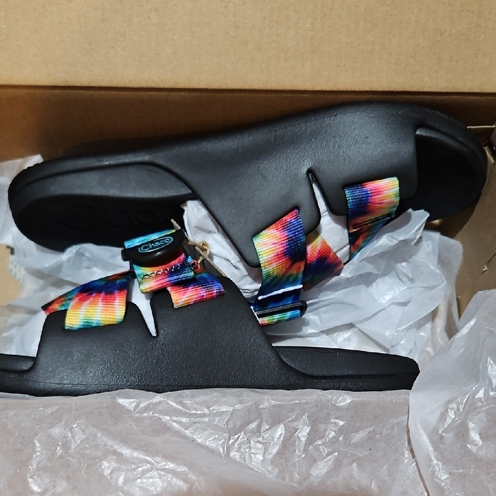 Chaco chillos slide black and tie dye